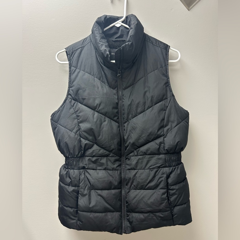 Banana Republic Women’s Black Puffer Vest